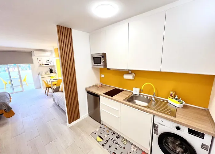 Modern Studio With Pool & Terrace Playa De Las Americas, Tenerife Playa de las Americas (Tenerife)